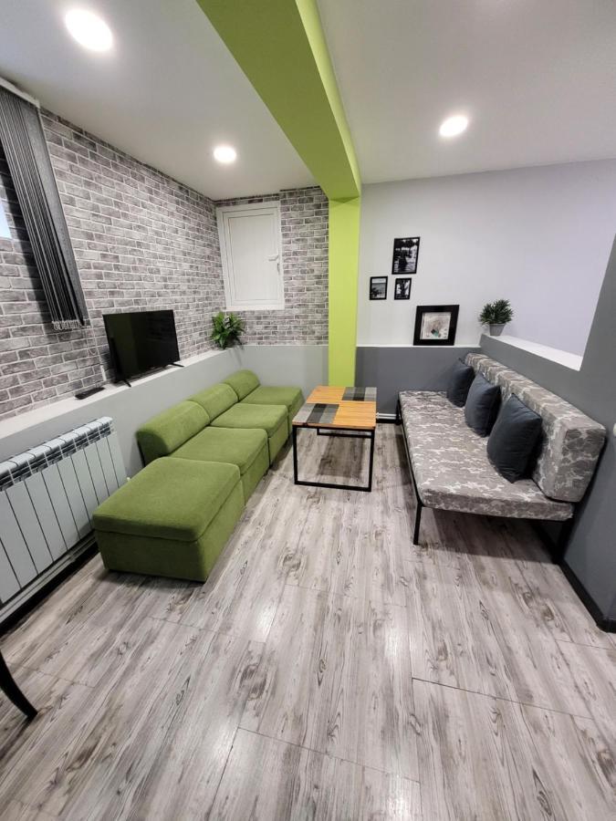 Дом 33 Возле Клиники Астхик Villa Erevan Exterior foto