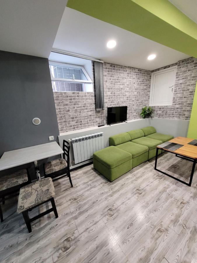 Дом 33 Возле Клиники Астхик Villa Erevan Exterior foto